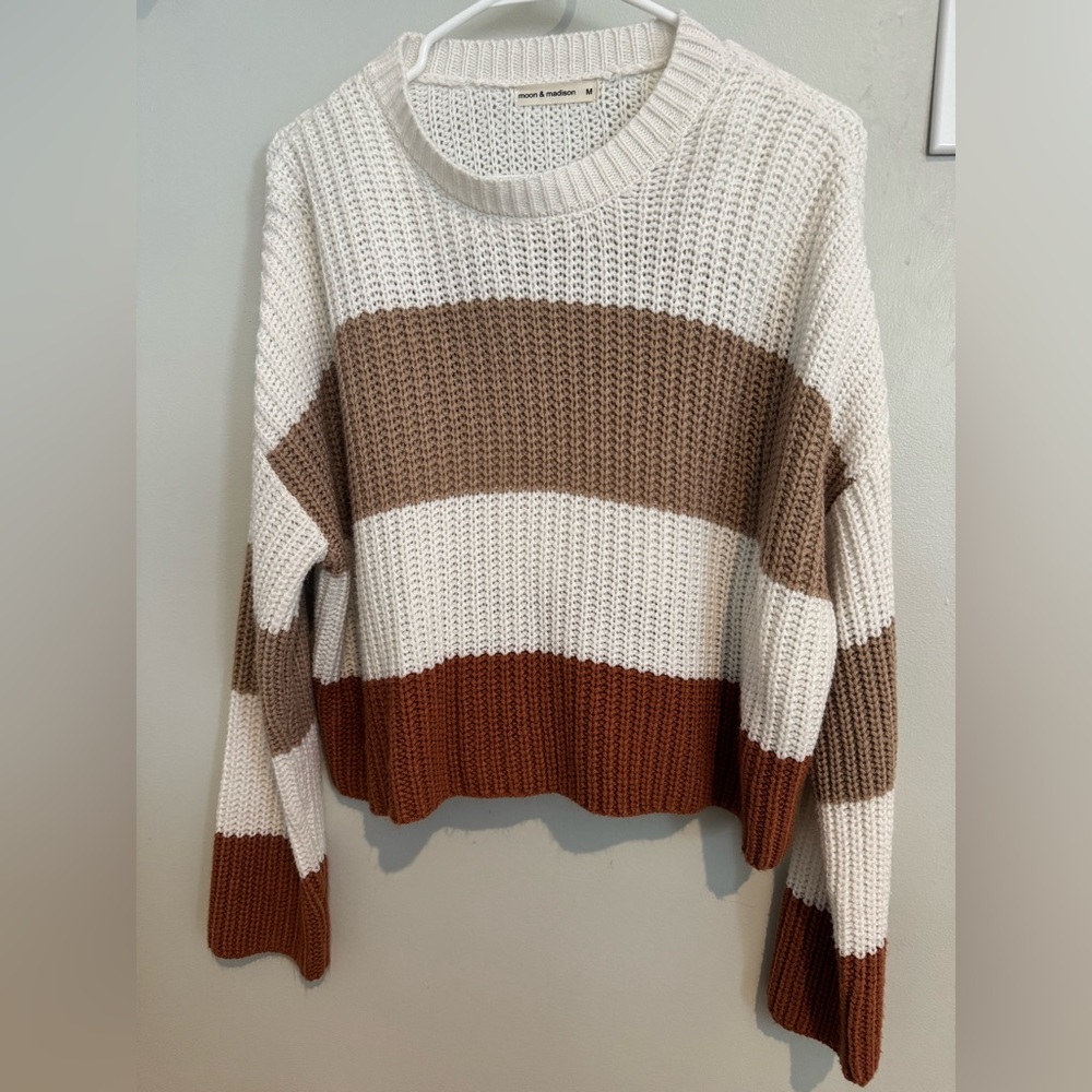 moon & madison Colorblock Sweater - Picture 3 of 7